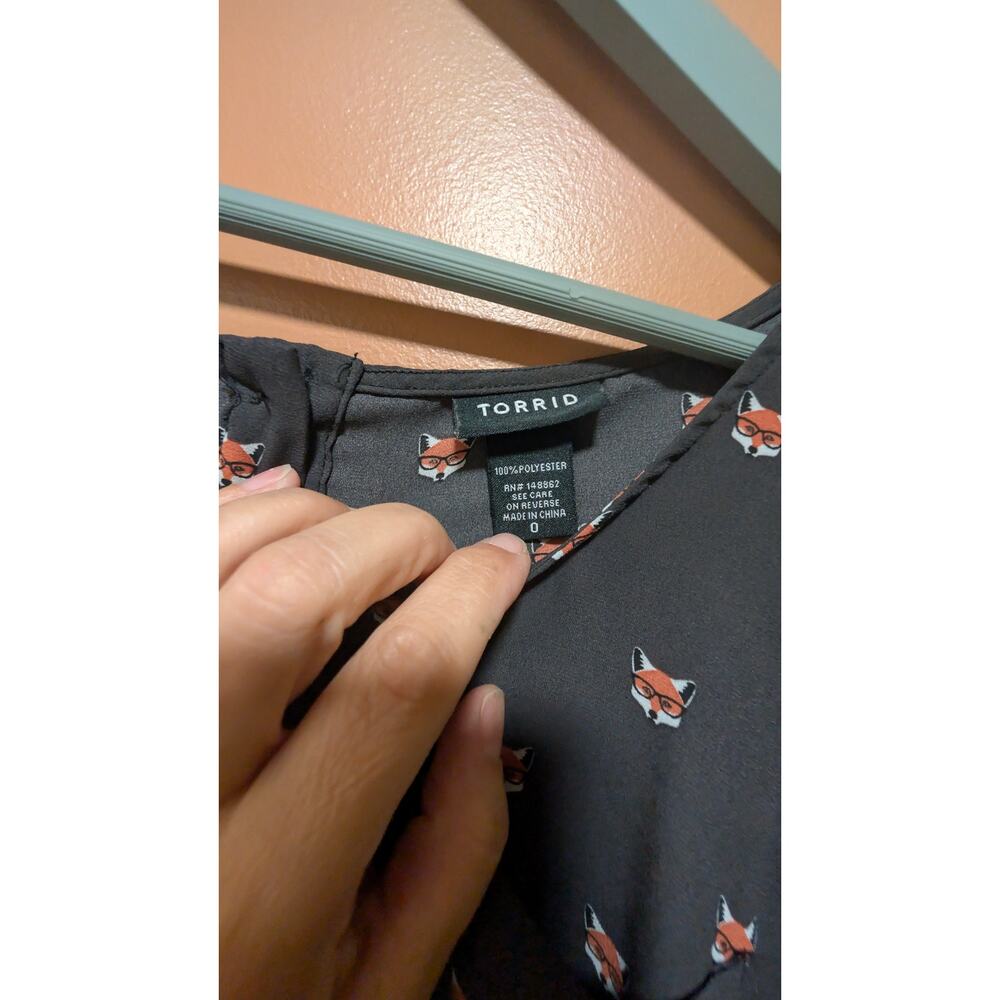 Gray Flowy Fox Shirt, Torrid - Picture 3 of 4